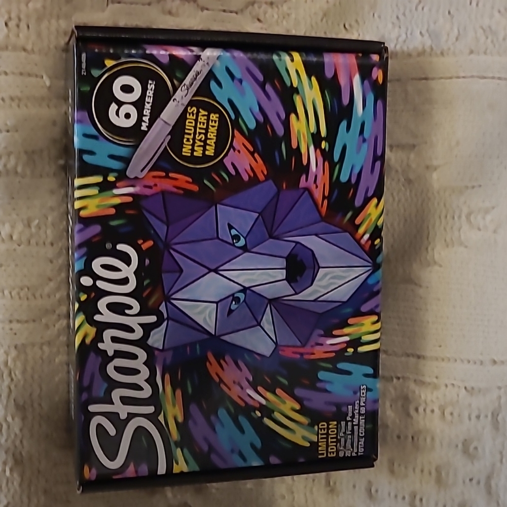 NEW LIMITED EDITION SHARPIE GIFT SET 60 MARKERS. 40 FINE POINT, 20 ULTRA FINE PO